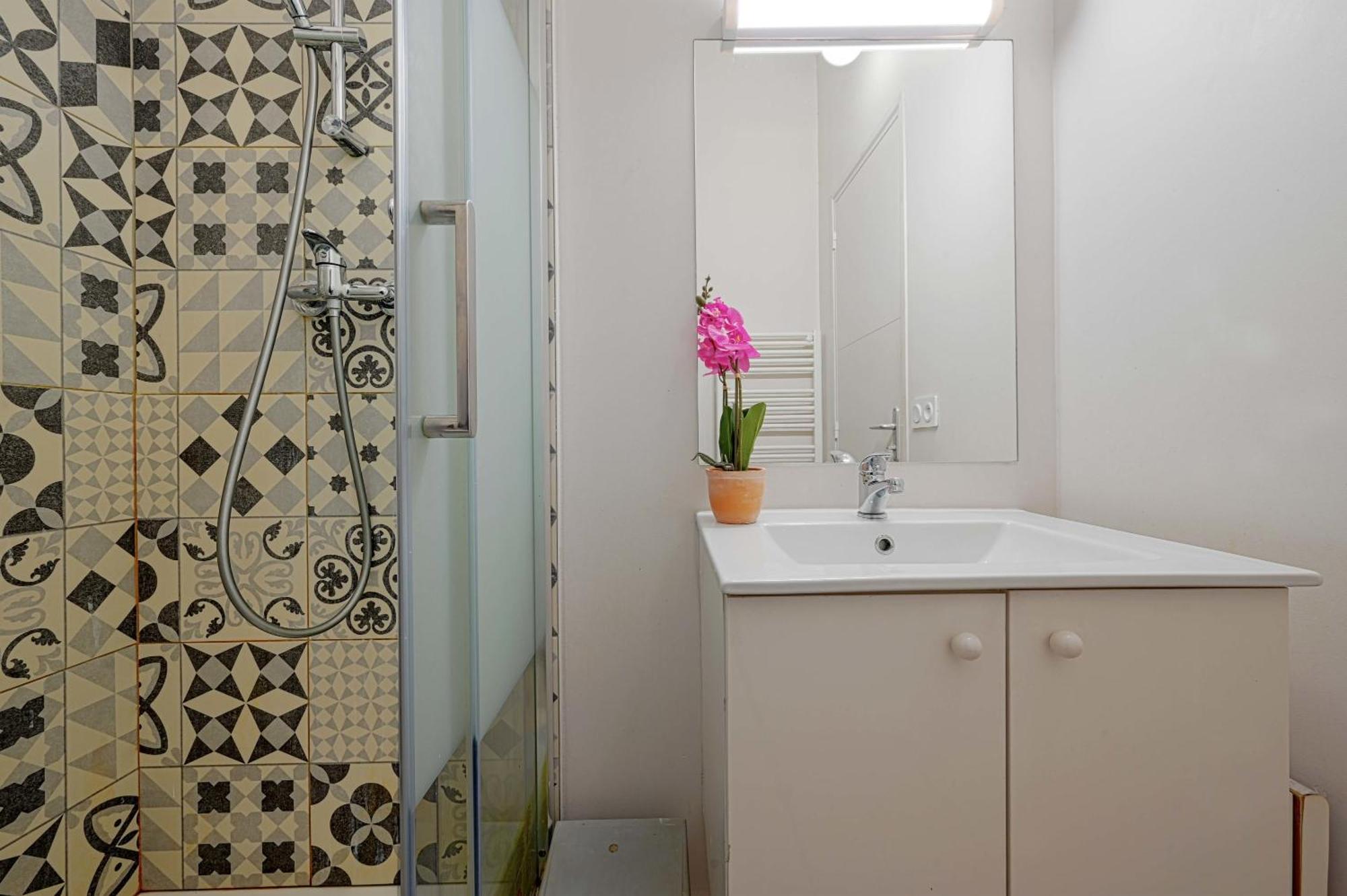 2 Bed Modern Fully Furnish Flat,Close To Buttes Chaumon Park Διαμέρισμα Παρίσι Εξωτερικό φωτογραφία